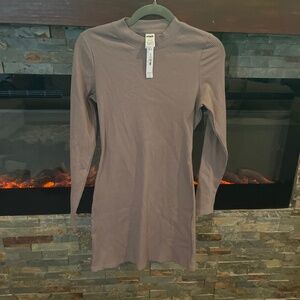 Beautiful fitted brownish, taupe, grayish Victoria Secret’s long sleeve dress